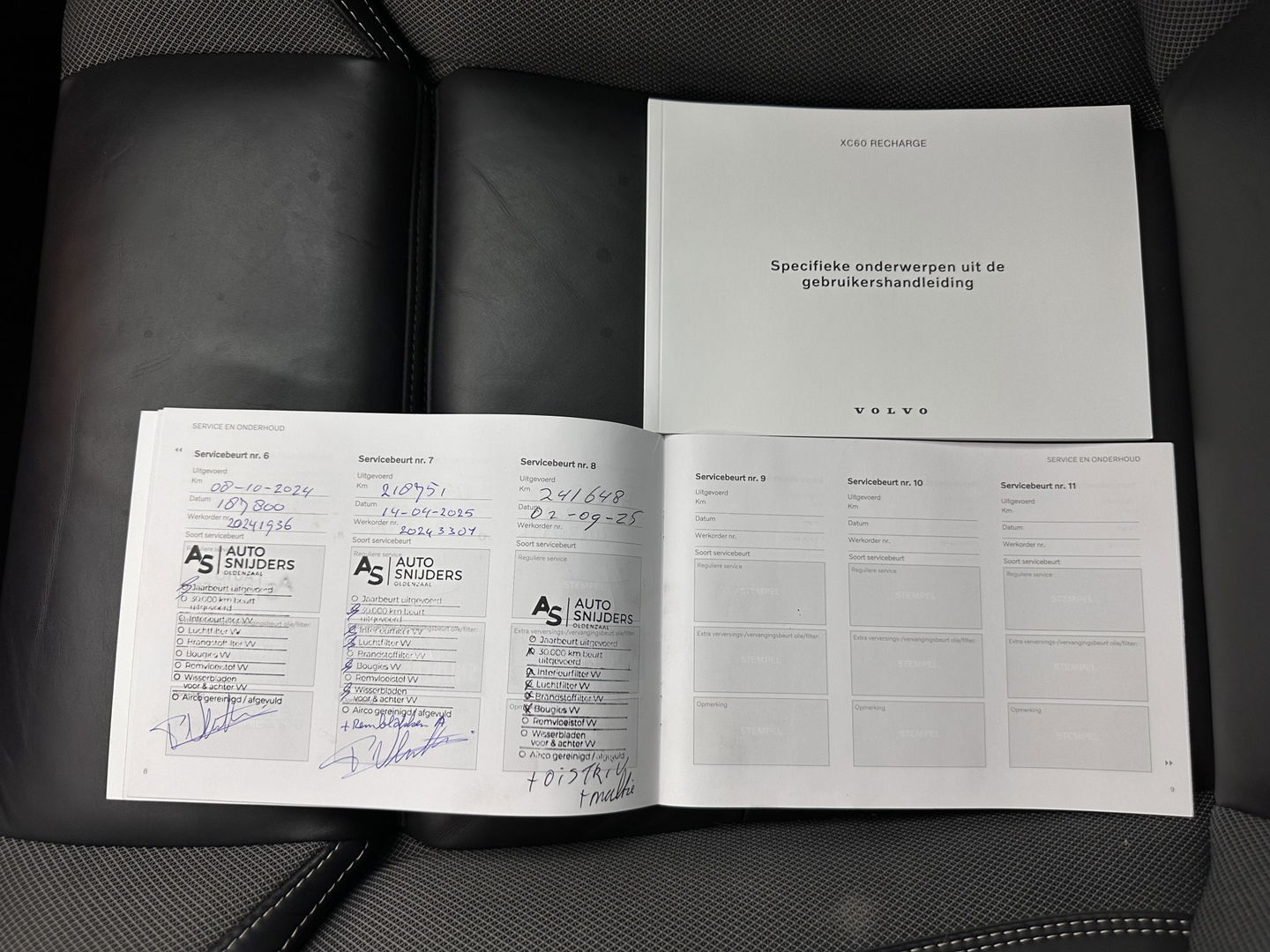 Volvo XC60 2.0 T6 AWD R-Design (Plug-In) (INCL-BTW) Aut. *PANO | LEATHER | FULL-LED | MEMORY-PACK | DIGI-COCKPIT | KEYLESS | CAMERA | BLINDSPOT | HEATED-SPORTSEATS | NAVI-FULLMAP | ECC | PDC | ADAPTIVE-CRUISE | MODEL 2022 | TOWBAR*