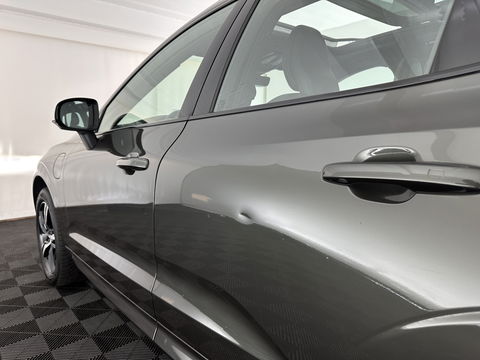 Volvo XC60 2.0 T6 AWD R-Design (Plug-In) (INCL-BTW) Aut. *PANO | LEATHER | FULL-LED | MEMORY-PACK | DIGI-COCKPIT | KEYLESS | CAMERA | BLINDSPOT | HEATED-SPORTSEATS | NAVI-FULLMAP | ECC | PDC | ADAPTIVE-CRUISE | MODEL 2022 | TOWBAR*