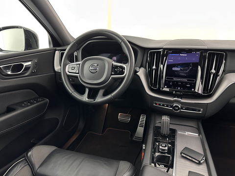 Volvo XC60 2.0 T6 AWD R-Design (Plug-In) (INCL-BTW) Aut. *PANO | LEATHER | FULL-LED | MEMORY-PACK | DIGI-COCKPIT | KEYLESS | CAMERA | BLINDSPOT | HEATED-SPORTSEATS | NAVI-FULLMAP | ECC | PDC | ADAPTIVE-CRUISE | MODEL 2022 | TOWBAR*