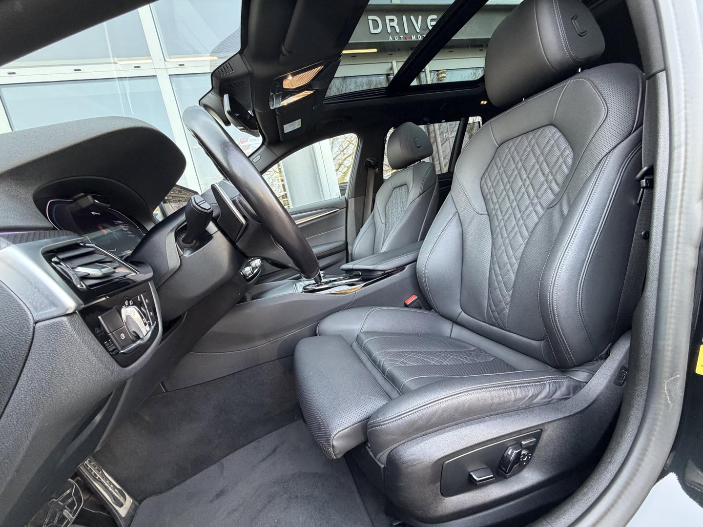 BMW 5 Serie Touring 530e xDrive High Ex. M-Sport |Pano|CoPilot|Integral Act. Steering HUD|Laser|