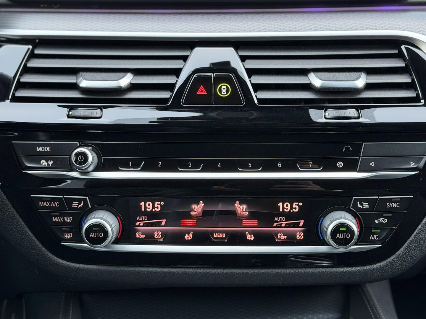 BMW 5 Serie Touring 530e xDrive High Ex. M-Sport |Pano|CoPilot|Integral Act. Steering HUD|Laser|