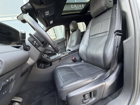Land Rover Range Rover Evoque 1.5 P300e AWD R-Dynamic SE Black Style|Schuif/kanteldak|Meridian|Winterpakket|Trekhaak
