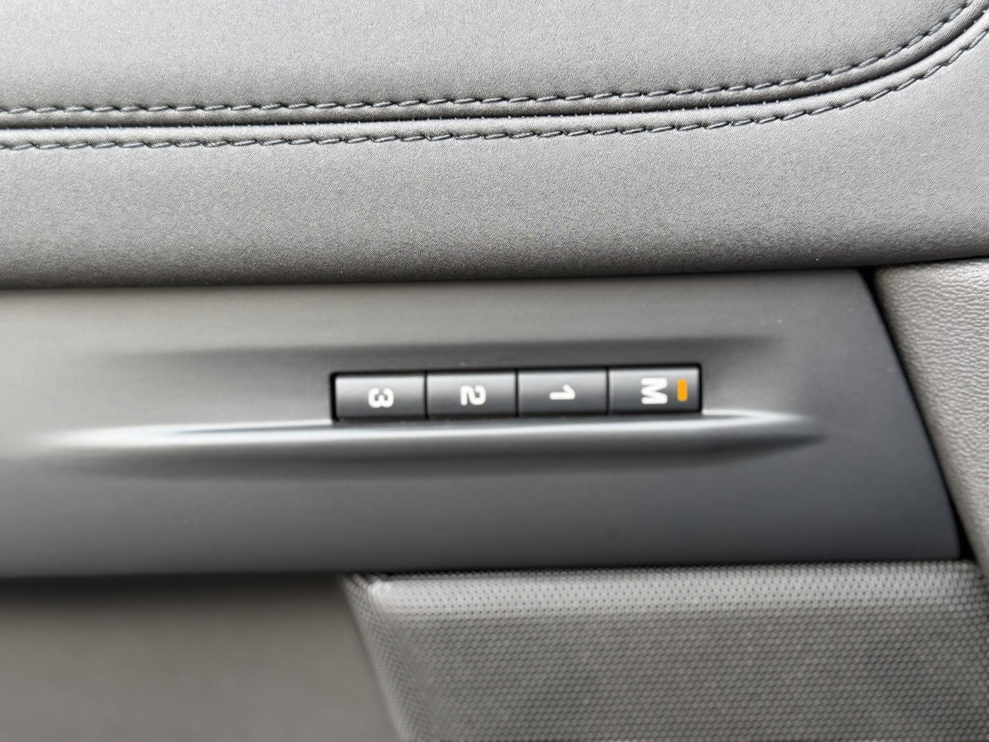 Land Rover Range Rover Evoque 1.5 P300e AWD R-Dynamic SE Black Style|Schuif/kanteldak|Meridian|Winterpakket|Trekhaak