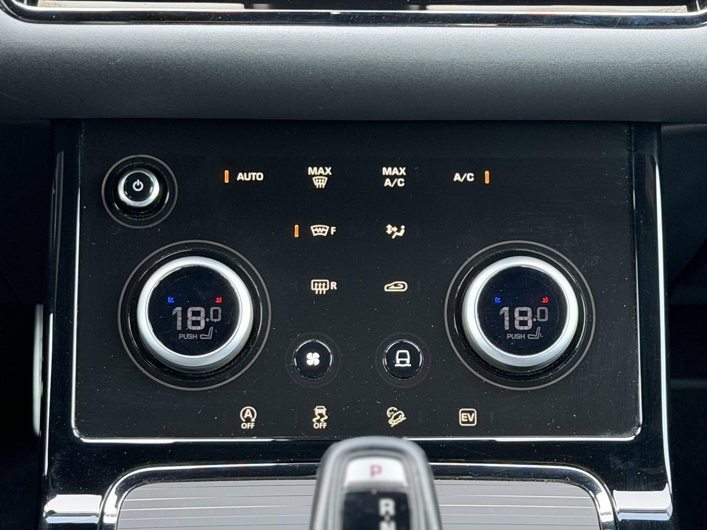 Land Rover Range Rover Evoque 1.5 P300e AWD R-Dynamic SE Black Style|Schuif/kanteldak|Meridian|Winterpakket|Trekhaak