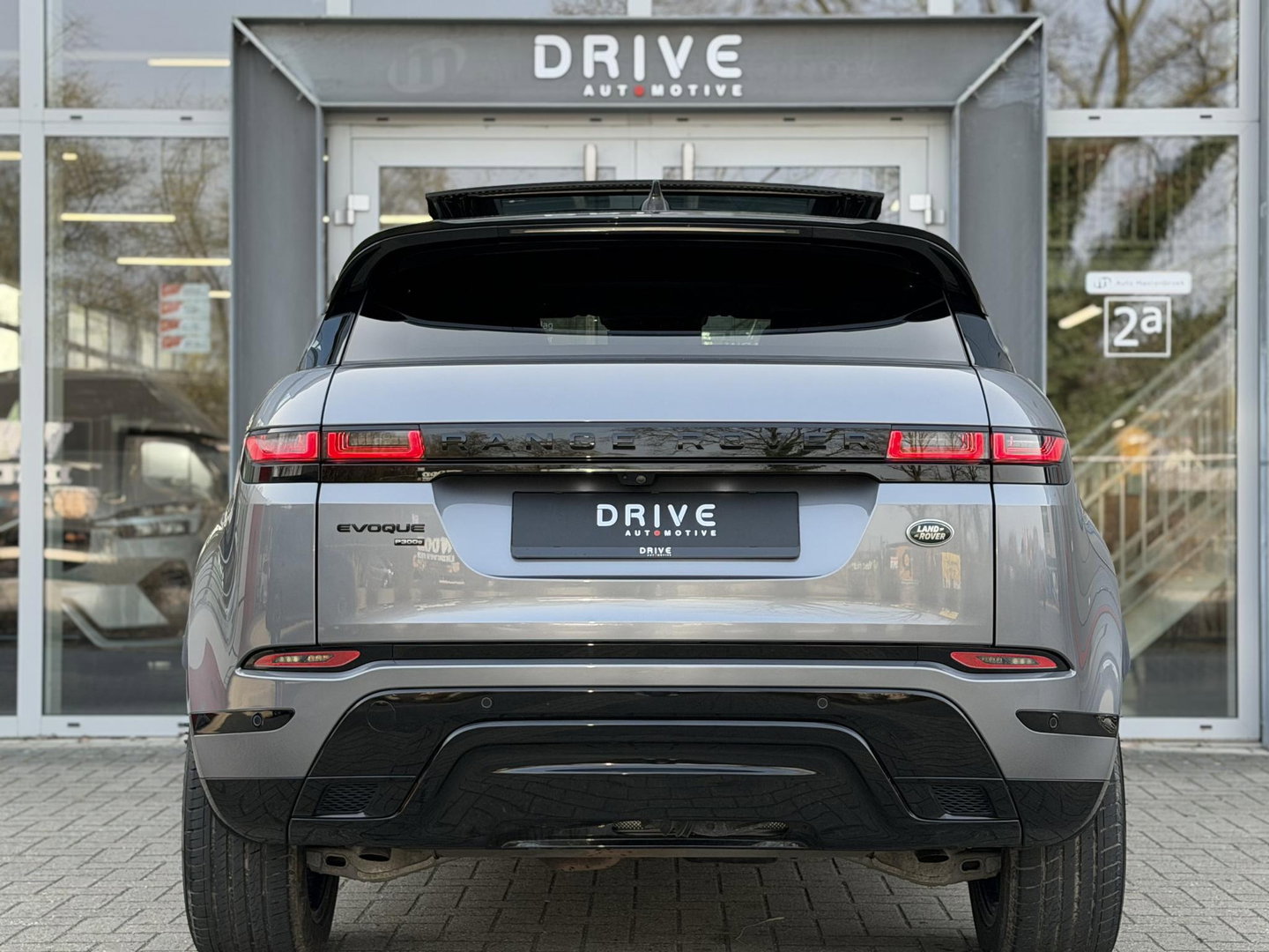 Land Rover Range Rover Evoque 1.5 P300e AWD R-Dynamic SE Black Style|Schuif/kanteldak|Meridian|Winterpakket|Trekhaak