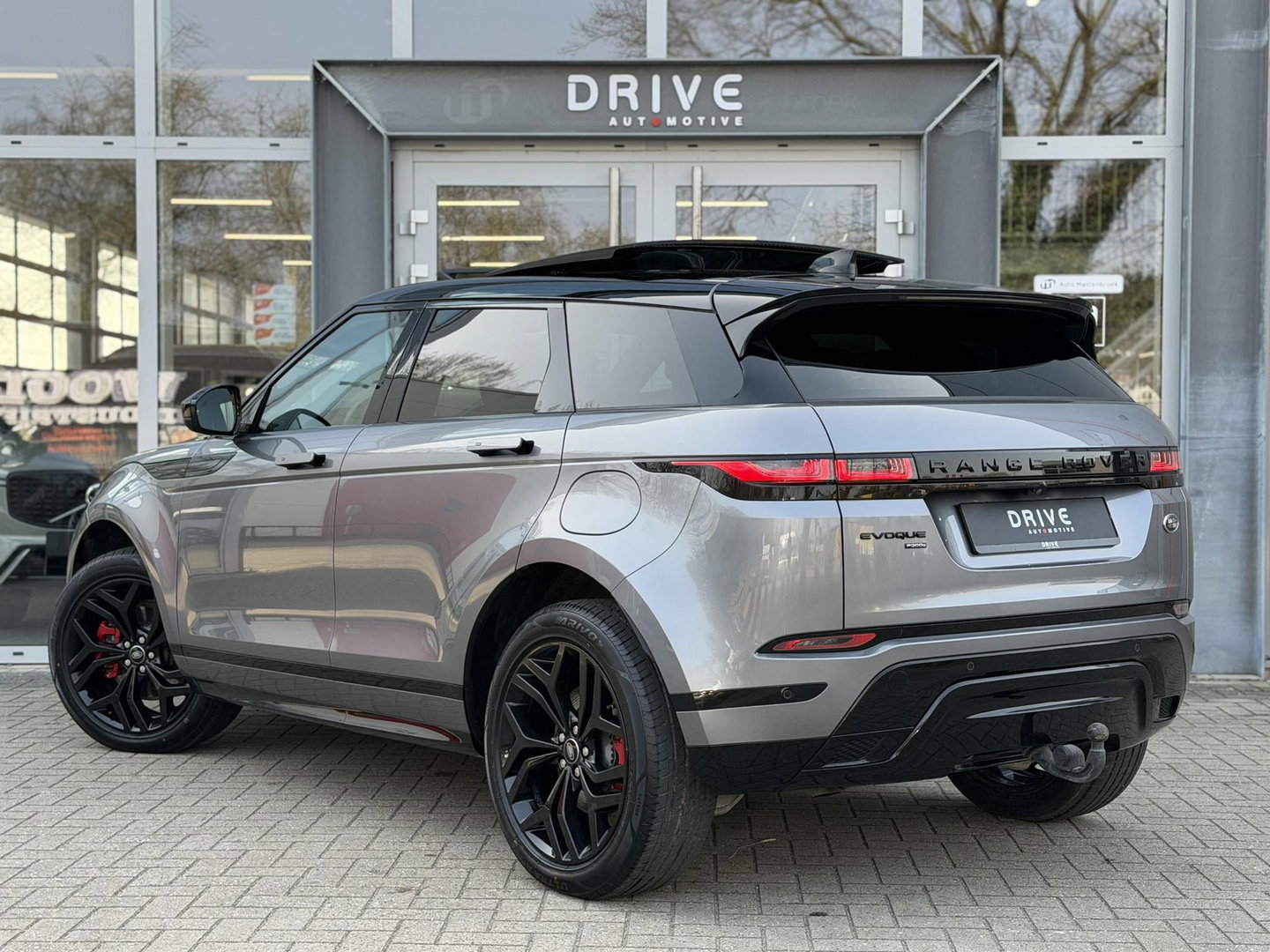 Land Rover Range Rover Evoque 1.5 P300e AWD R-Dynamic SE Black Style|Schuif/kanteldak|Meridian|Winterpakket|Trekhaak