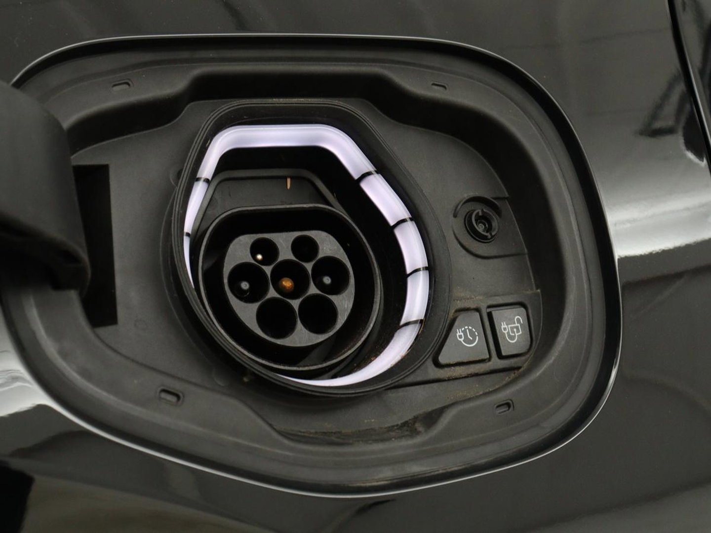 Ford Kuga 2.5 PHEV Vignale | Leder | Head-Up | Stoelverwarming | 360 Camera | Adaptive cruise | Carplay | Achterbankverwarming | 18'' | Navigatie | Full LED | B&O Sound | Park Assist | Keyless | Digital Cockpit | Plug In