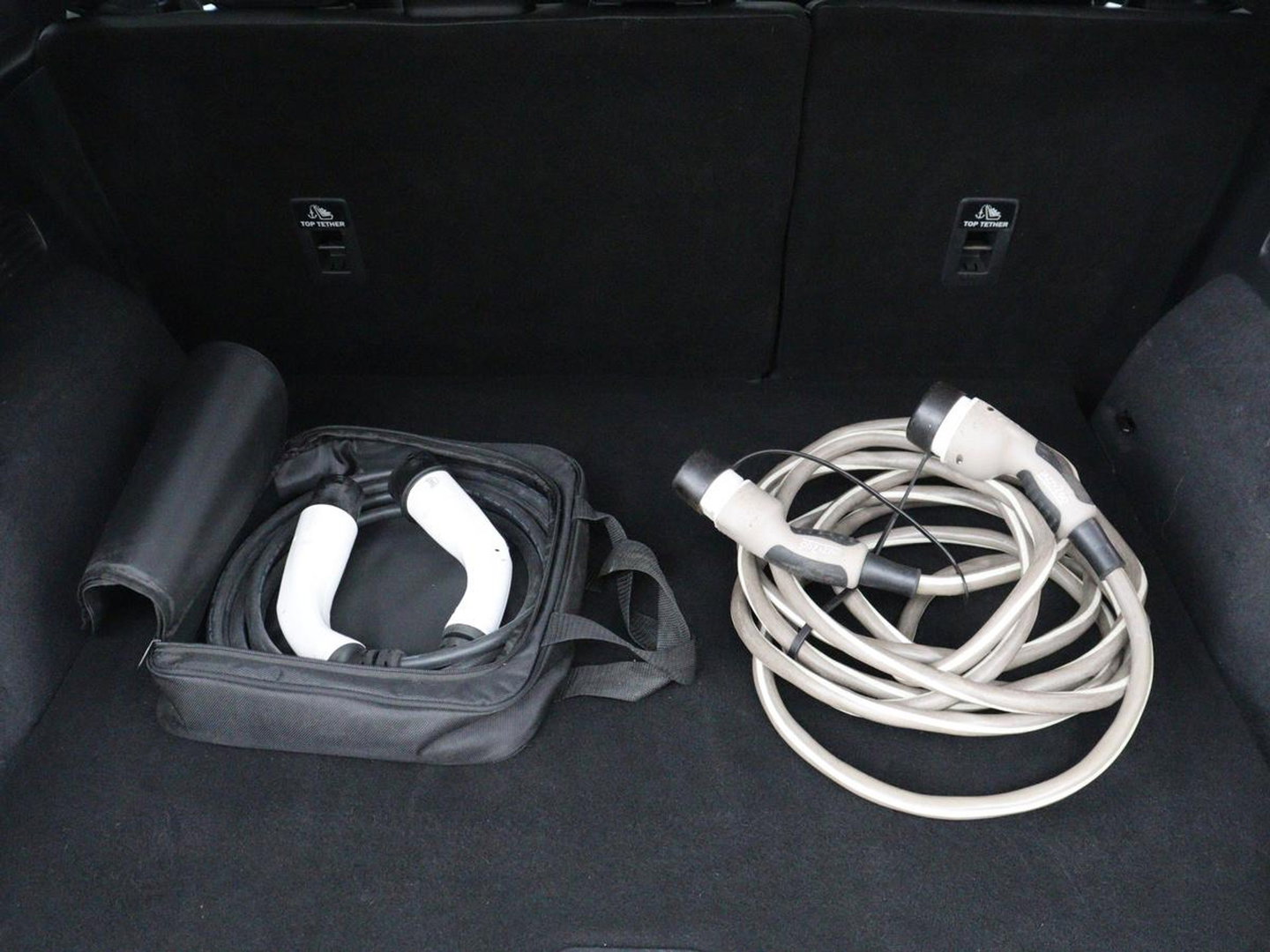 Ford Kuga 2.5 PHEV Vignale | Leder | Head-Up | Stoelverwarming | 360 Camera | Adaptive cruise | Carplay | Achterbankverwarming | 18'' | Navigatie | Full LED | B&O Sound | Park Assist | Keyless | Digital Cockpit | Plug In