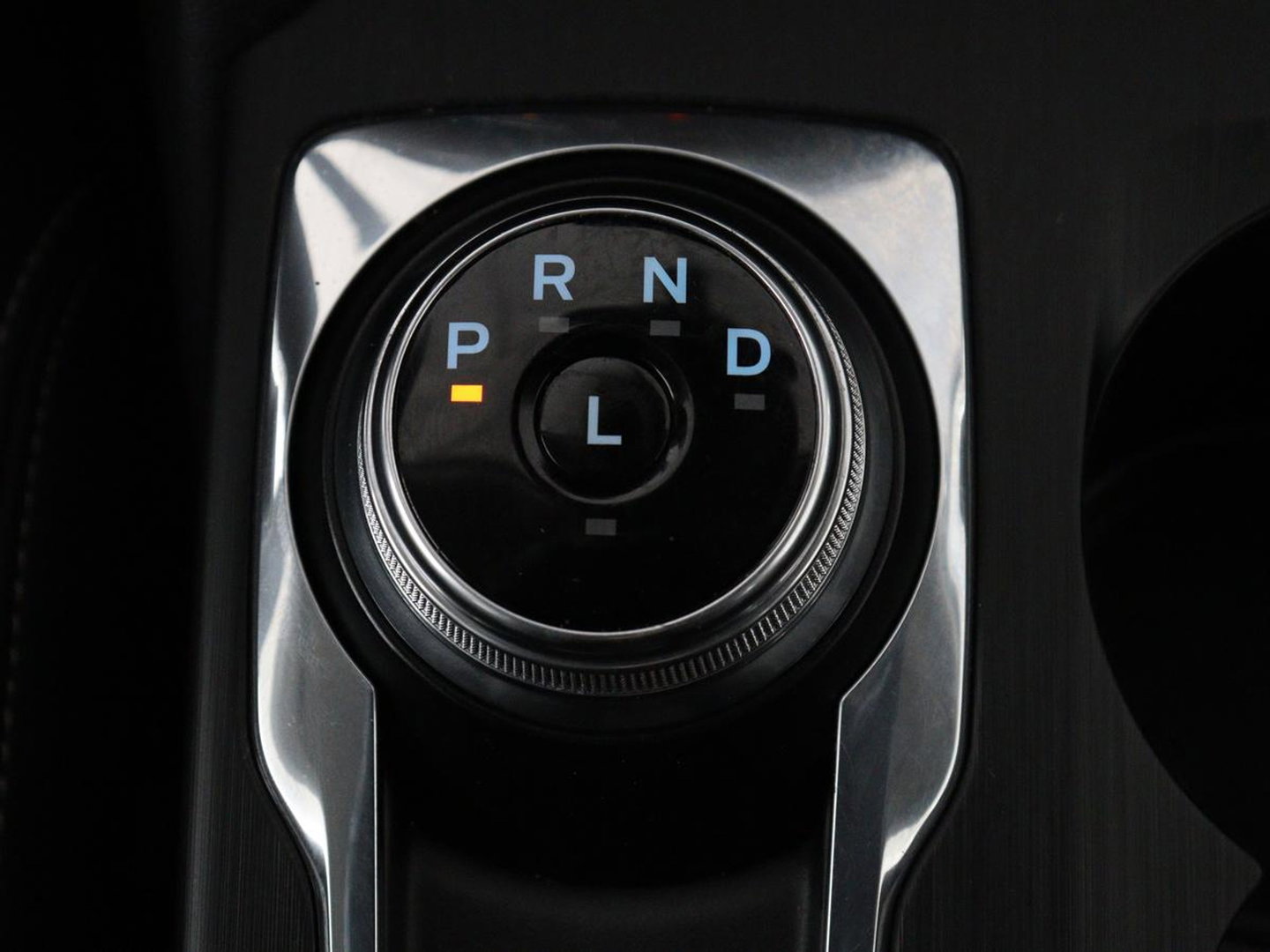 Ford Kuga 2.5 PHEV Vignale | Leder | Head-Up | Stoelverwarming | 360 Camera | Adaptive cruise | Carplay | Achterbankverwarming | 18'' | Navigatie | Full LED | B&O Sound | Park Assist | Keyless | Digital Cockpit | Plug In