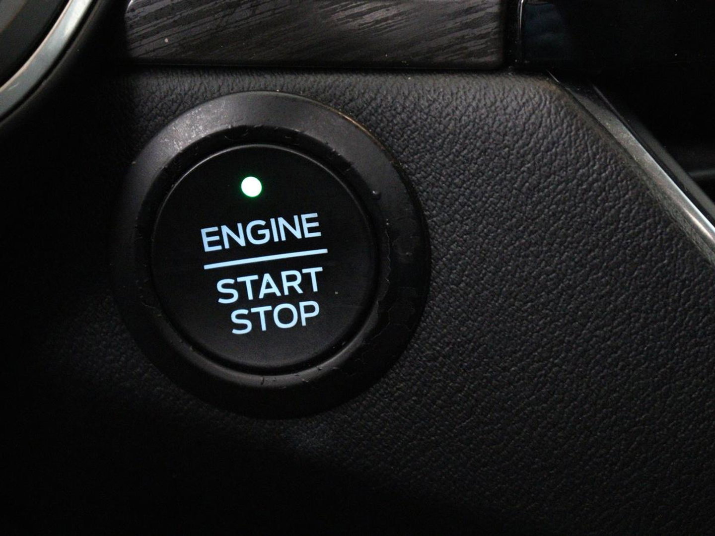 Ford Kuga 2.5 PHEV Vignale | Leder | Head-Up | Stoelverwarming | 360 Camera | Adaptive cruise | Carplay | Achterbankverwarming | 18'' | Navigatie | Full LED | B&O Sound | Park Assist | Keyless | Digital Cockpit | Plug In