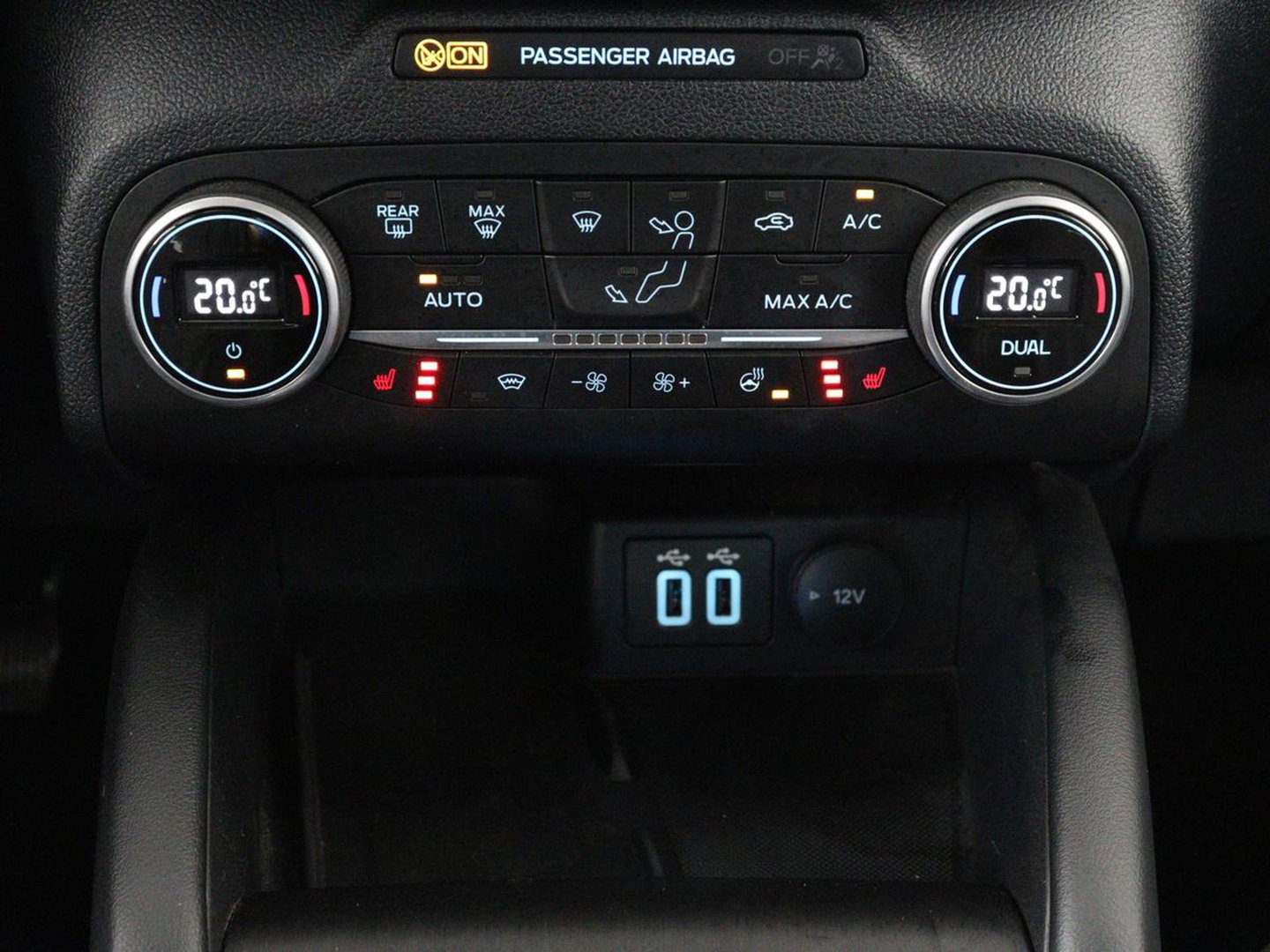 Ford Kuga 2.5 PHEV Vignale | Leder | Head-Up | Stoelverwarming | 360 Camera | Adaptive cruise | Carplay | Achterbankverwarming | 18'' | Navigatie | Full LED | B&O Sound | Park Assist | Keyless | Digital Cockpit | Plug In