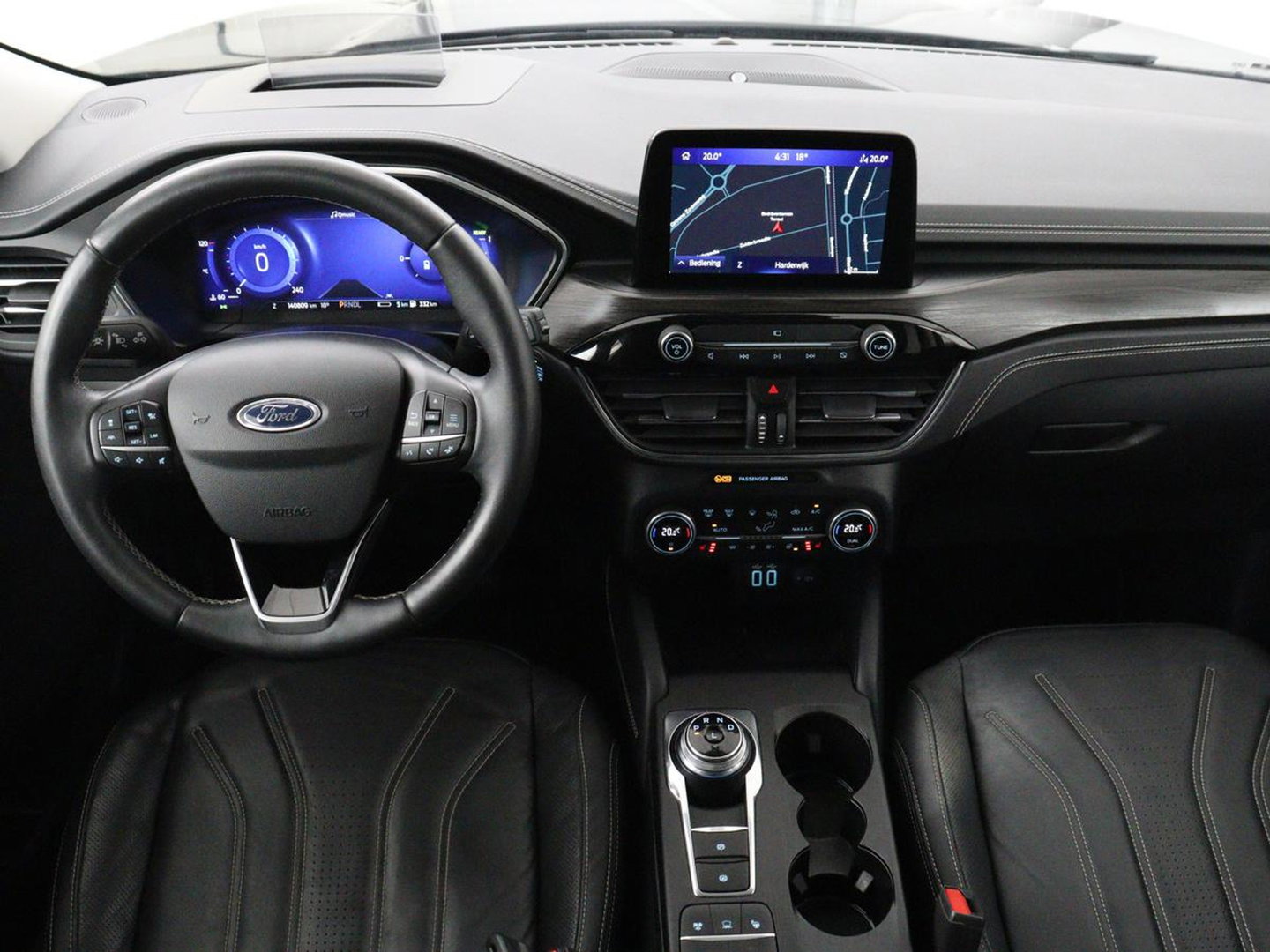 Ford Kuga 2.5 PHEV Vignale | Leder | Head-Up | Stoelverwarming | 360 Camera | Adaptive cruise | Carplay | Achterbankverwarming | 18'' | Navigatie | Full LED | B&O Sound | Park Assist | Keyless | Digital Cockpit | Plug In