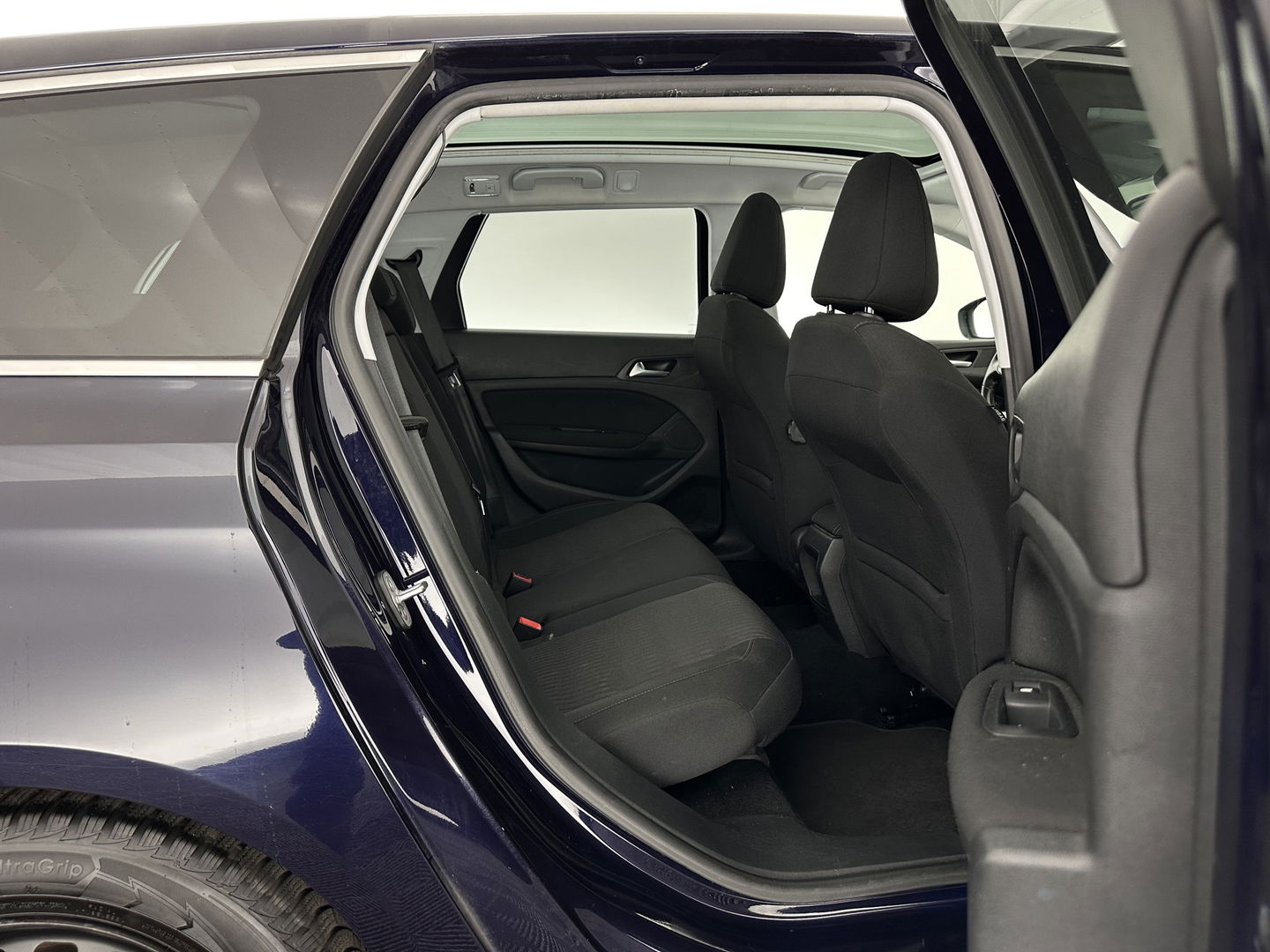 Peugeot 308 SW 1.6 BlueHDI Blue Lease Limited *PANO | NAVI-FULLMAP | CAMERA | COMFORTSEATS | ECC | PDC | CRUISE | TOWBAR*