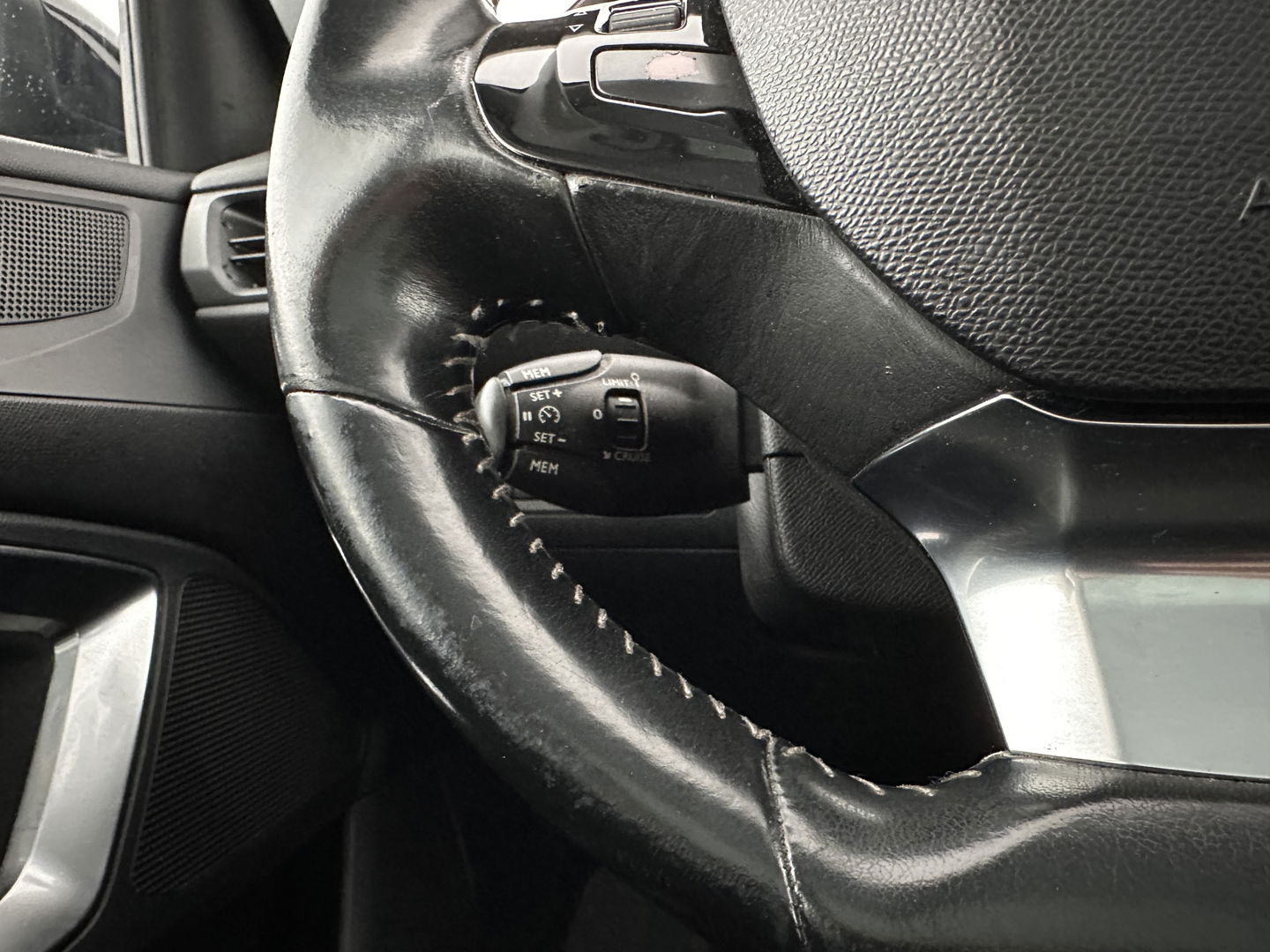 Peugeot 308 SW 1.6 BlueHDI Blue Lease Limited *PANO | NAVI-FULLMAP | CAMERA | COMFORTSEATS | ECC | PDC | CRUISE | TOWBAR*