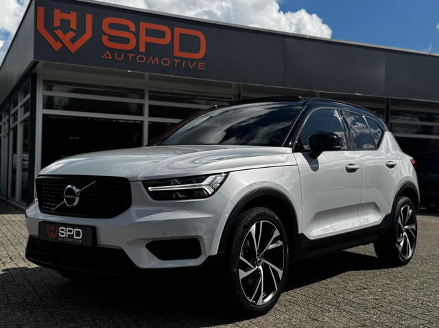 Volvo XC40 - 2.0 B4 Plus Black Edition|Pano|Led|20''|ACC|