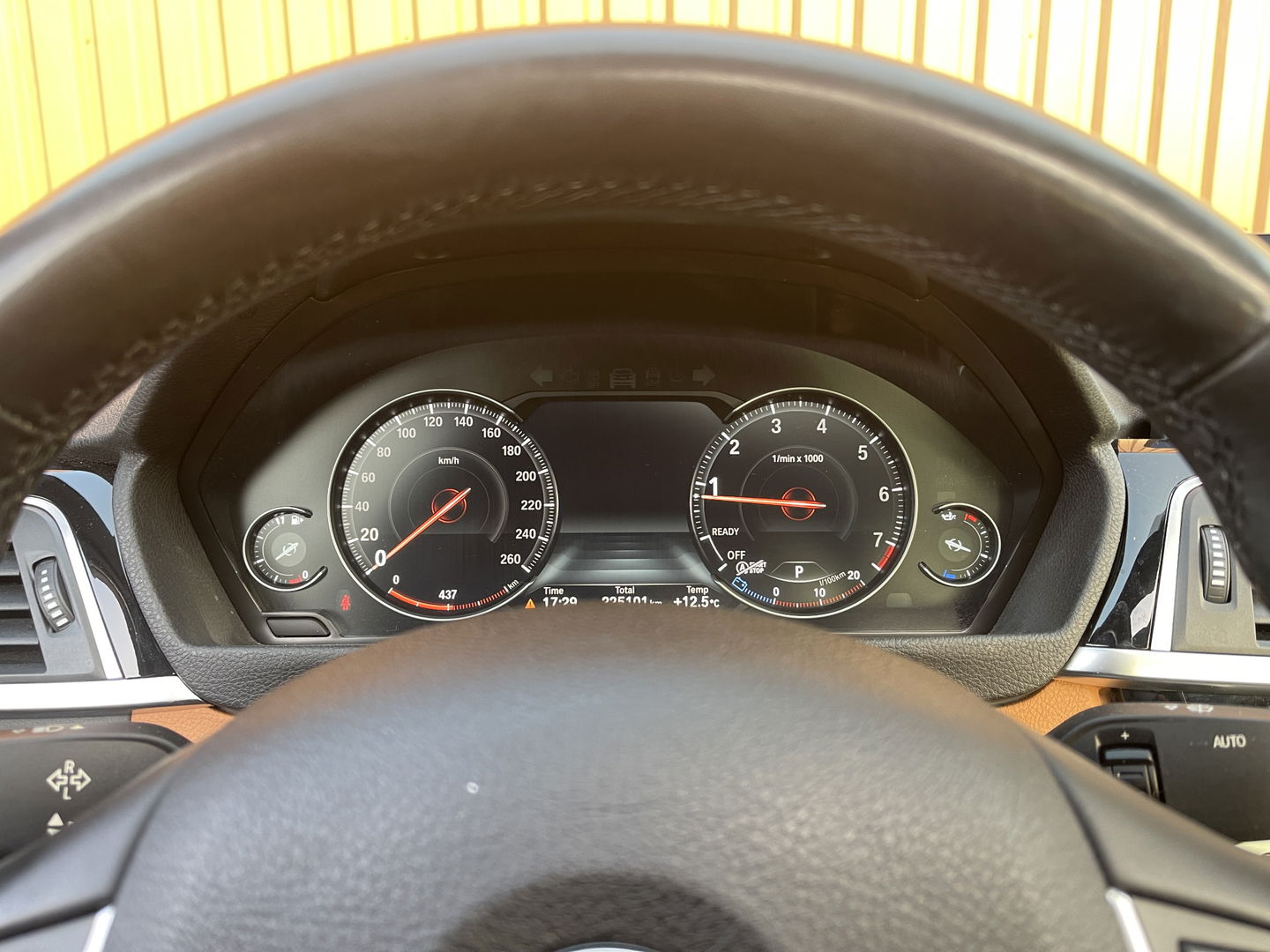 BMW 3-serie 320i Edition Luxury Line Purity Executive | Origineel Nederlands | Panoramadak | Cruise Control | Keyless | Parkeersensoren | Stoelverwarming | Stuurverwarming | Navigatie | Bluetooth