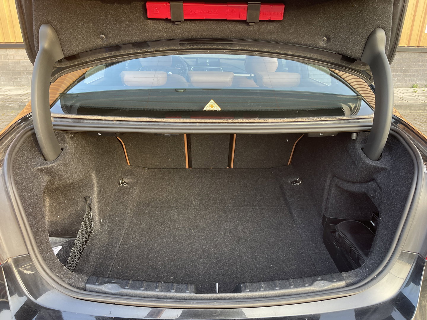 BMW 3-serie 320i Edition Luxury Line Purity Executive | Origineel Nederlands | Panoramadak | Cruise Control | Keyless | Parkeersensoren | Stoelverwarming | Stuurverwarming | Navigatie | Bluetooth