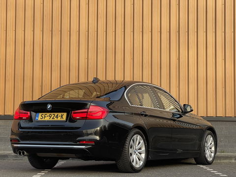 BMW 3-serie 320i Edition Luxury Line Purity Executive | Origineel Nederlands | Panoramadak | Cruise Control | Keyless | Parkeersensoren | Stoelverwarming | Stuurverwarming | Navigatie | Bluetooth