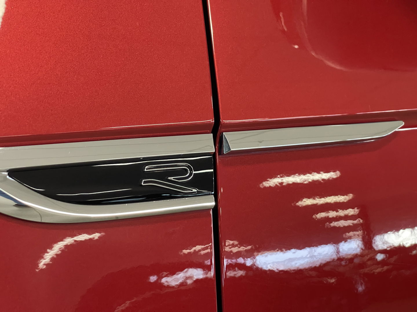 Volkswagen T-Roc Cabrio 1.5 TSI R-Line | Apple Carplay | Android Auto | Stuurverwarming | Stoelverwarming | Camera | Adaptieve Cruise Control | Lane Assist | Dodehoeksensor | DAB |