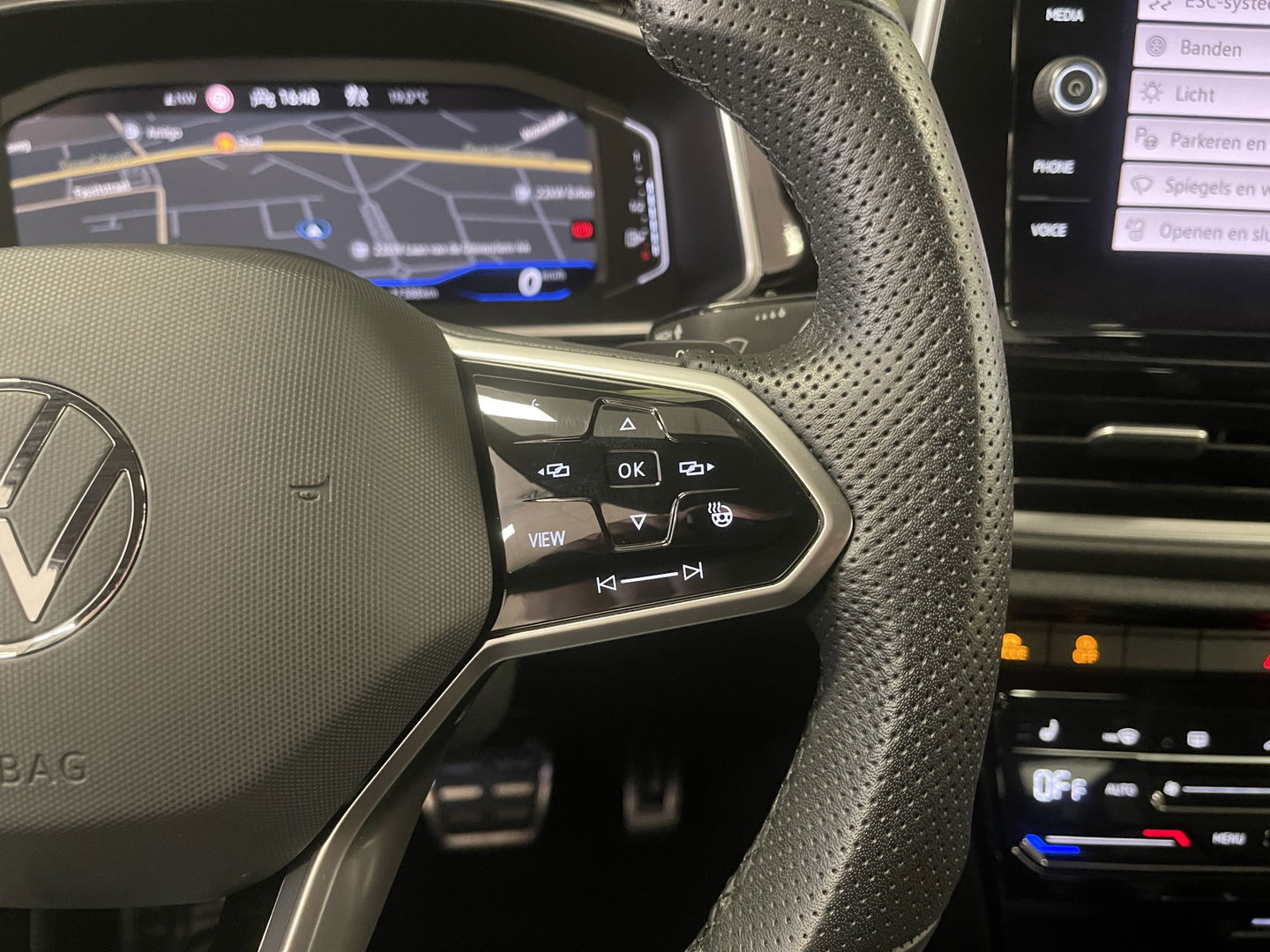 Volkswagen T-Roc Cabrio 1.5 TSI R-Line | Apple Carplay | Android Auto | Stuurverwarming | Stoelverwarming | Camera | Adaptieve Cruise Control | Lane Assist | Dodehoeksensor | DAB |