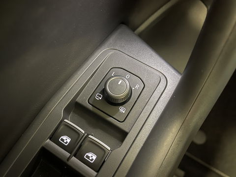 Volkswagen T-Roc Cabrio 1.5 TSI R-Line | Apple Carplay | Android Auto | Stuurverwarming | Stoelverwarming | Camera | Adaptieve Cruise Control | Lane Assist | Dodehoeksensor | DAB |