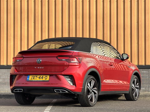 Volkswagen T-Roc Cabrio 1.5 TSI R-Line | Apple Carplay | Android Auto | Stuurverwarming | Stoelverwarming | Camera | Adaptieve Cruise Control | Lane Assist | Dodehoeksensor | DAB |