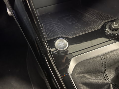 Volkswagen T-Roc Cabrio 1.5 TSI R-Line | Apple Carplay | Android Auto | Stuurverwarming | Stoelverwarming | Camera | Adaptieve Cruise Control | Lane Assist | Dodehoeksensor | DAB |