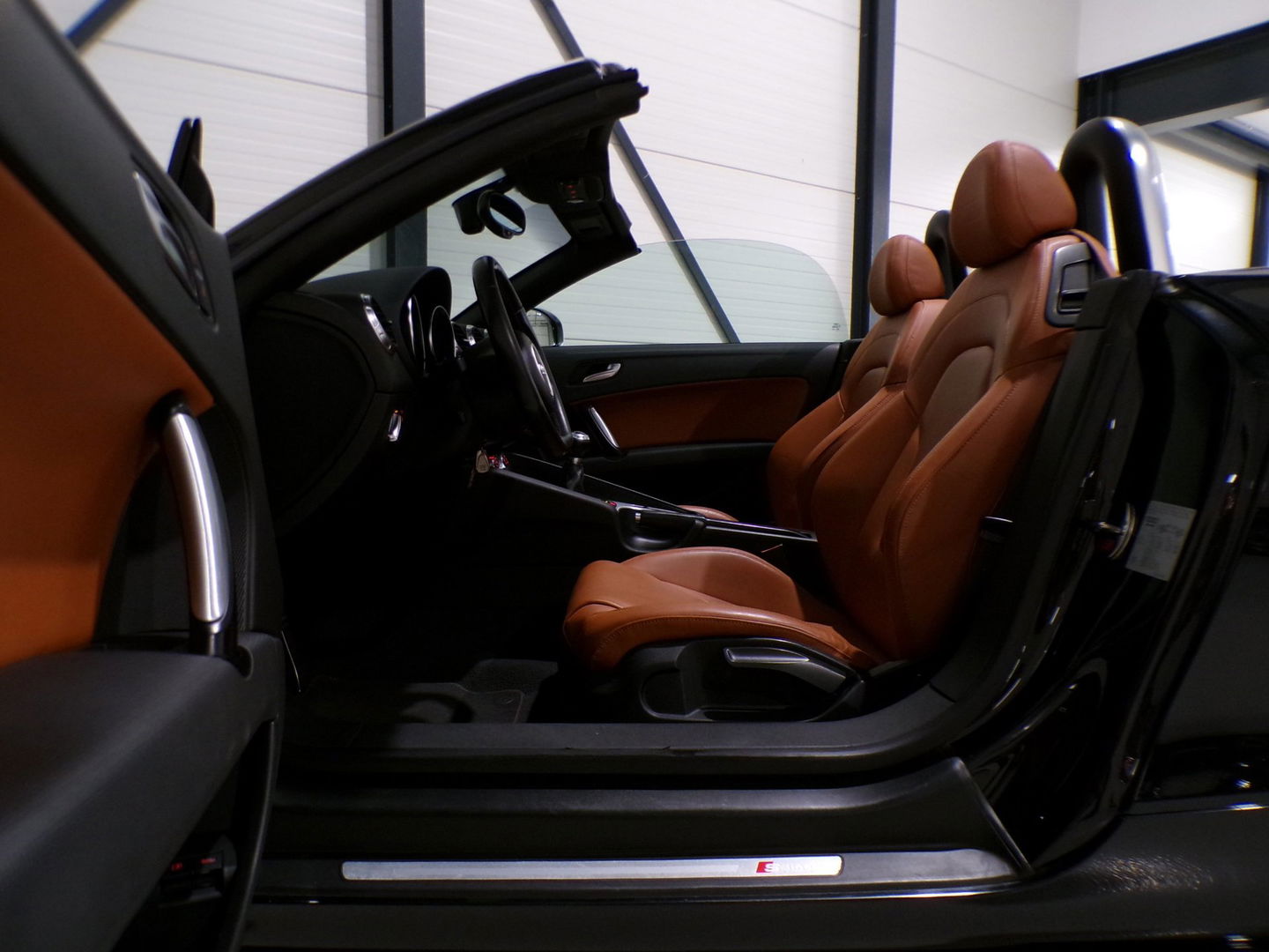 Audi TT Roadster 2.0 TFSI S-Line Cognac-Leer Stoelverwarming Garantie 19"Velgen Bluetooth Xenon DAB Parkeersensoren Cruise-control