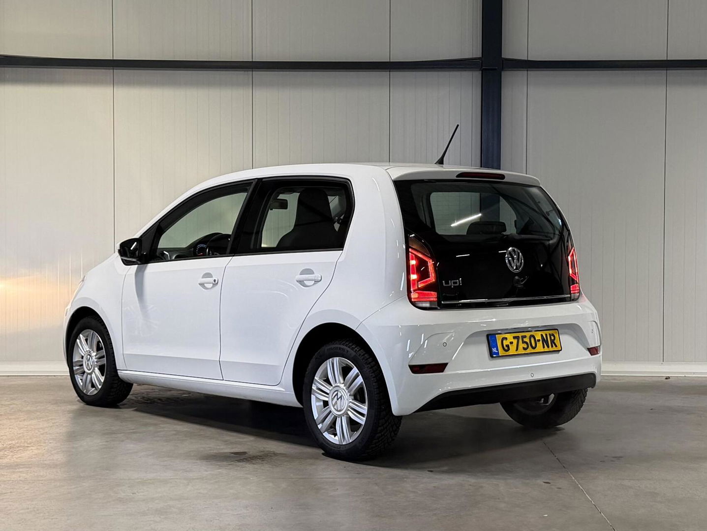 Volkswagen up! 1.0 BMT high up! Clima Cruise Stoelverwarming