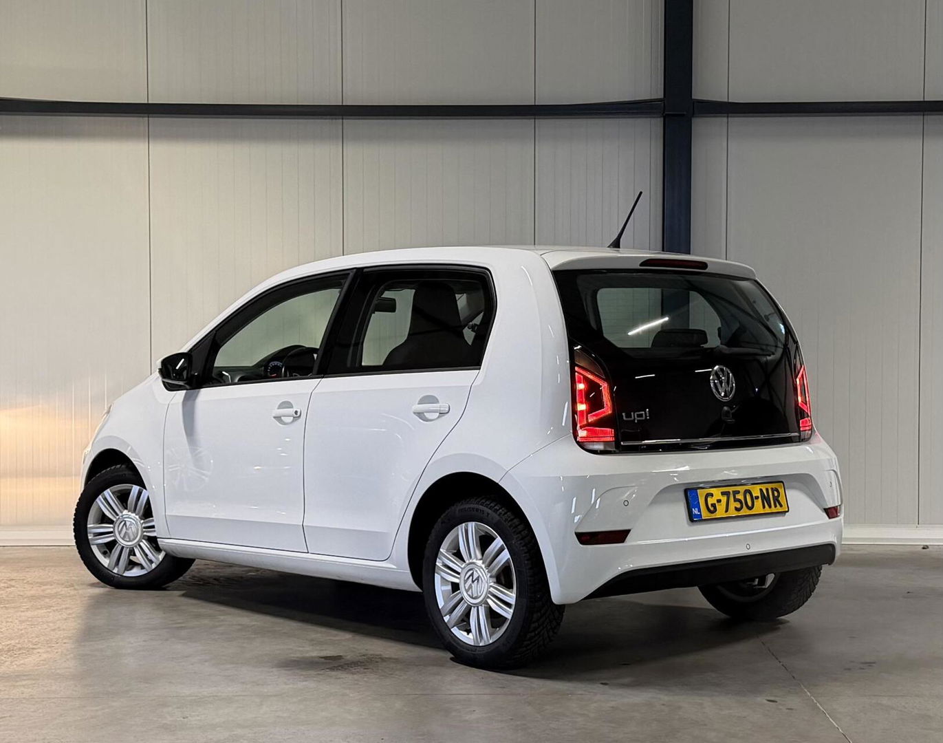 Volkswagen up! 1.0 BMT high up! Clima Cruise Stoelverwarming