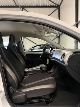 Volkswagen up! 1.0 BMT high up! Clima Cruise Stoelverwarming