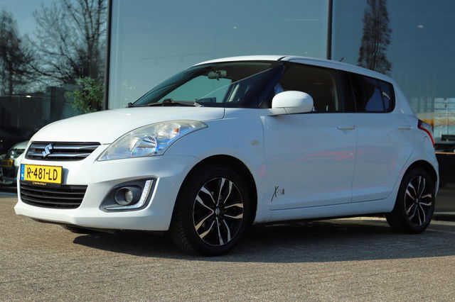 Suzuki Swift - 1.2 COMFORT EASSS X-TRA | CARPLAY | CRUISE | STOELVERWARMING | LMV
