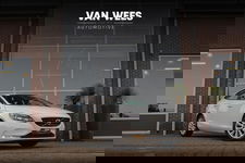 Volvo V40 - 1.6 T2 | 1e eigenaar | 17 inch| Cruise control | Climate control | Sportstuur | Origineel | USB/Aux | Mistlampen | Start/stop | Boordcomputer |