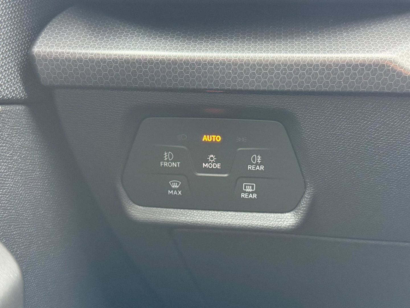 SEAT Leon 1.0 eTSI Style DSG 110 PK Led Camera Stoelverw. Navigatie