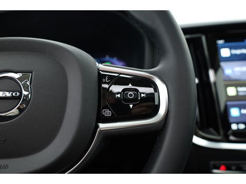Volvo V60 2.0 T6 Plug-in hybrid AWD Ultra Dark | Pano-dak | Head-up | 360 camera | Leer | Stoel + stuurverw. | Gelamineerd glas |