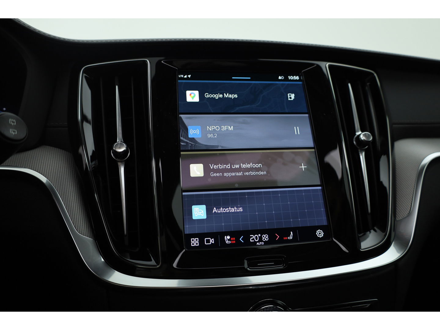 Volvo V60 2.0 T6 Plug-in hybrid AWD Ultra Dark | Pano-dak | Head-up | 360 camera | Leer | Stoel + stuurverw. | Gelamineerd glas |