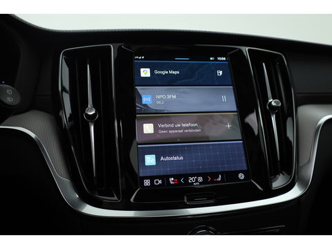 Volvo V60 2.0 T6 Plug-in hybrid AWD Ultra Dark | Pano-dak | Head-up | 360 camera | Leer | Stoel + stuurverw. | Gelamineerd glas |