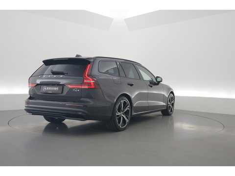 Volvo V60 2.0 T6 Plug-in hybrid AWD Ultra Dark | Pano-dak | Head-up | 360 camera | Leer | Stoel + stuurverw. | Gelamineerd glas |