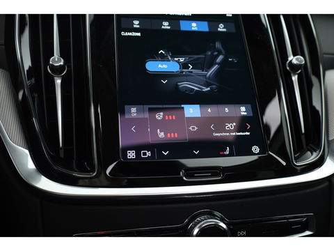 Volvo V60 2.0 T6 Plug-in hybrid AWD Ultra Dark | Pano-dak | Head-up | 360 camera | Leer | Stoel + stuurverw. | Gelamineerd glas |