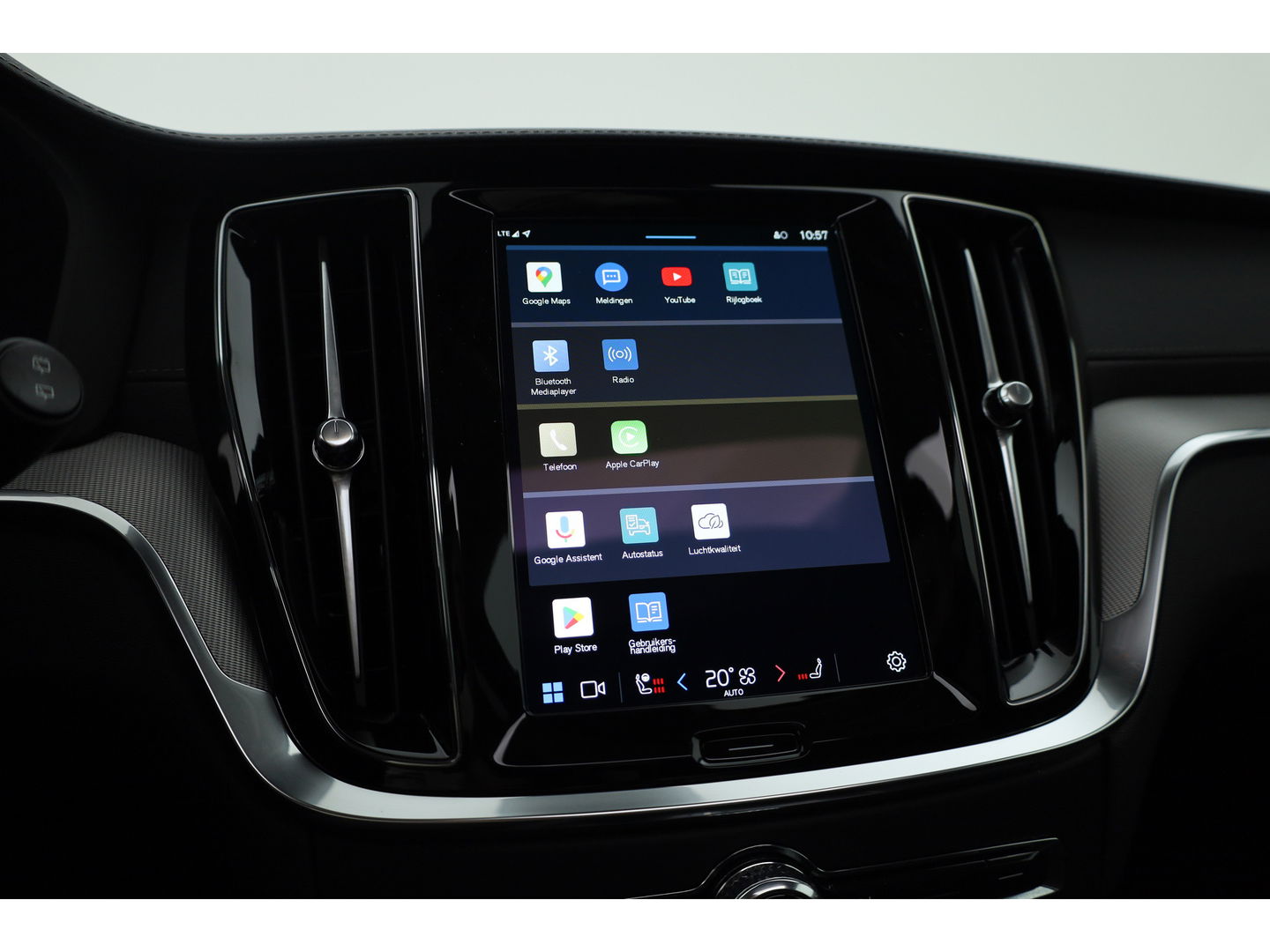 Volvo V60 2.0 T6 Plug-in hybrid AWD Ultra Dark | Pano-dak | Head-up | 360 camera | Leer | Stoel + stuurverw. | Gelamineerd glas |