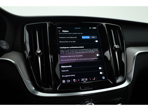 Volvo V60 2.0 T6 Plug-in hybrid AWD Ultra Dark | Pano-dak | Head-up | 360 camera | Leer | Stoel + stuurverw. | Gelamineerd glas |