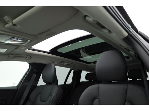 Volvo V60 2.0 T6 Plug-in hybrid AWD Ultra Dark | Pano-dak | Head-up | 360 camera | Leer | Stoel + stuurverw. | Gelamineerd glas |