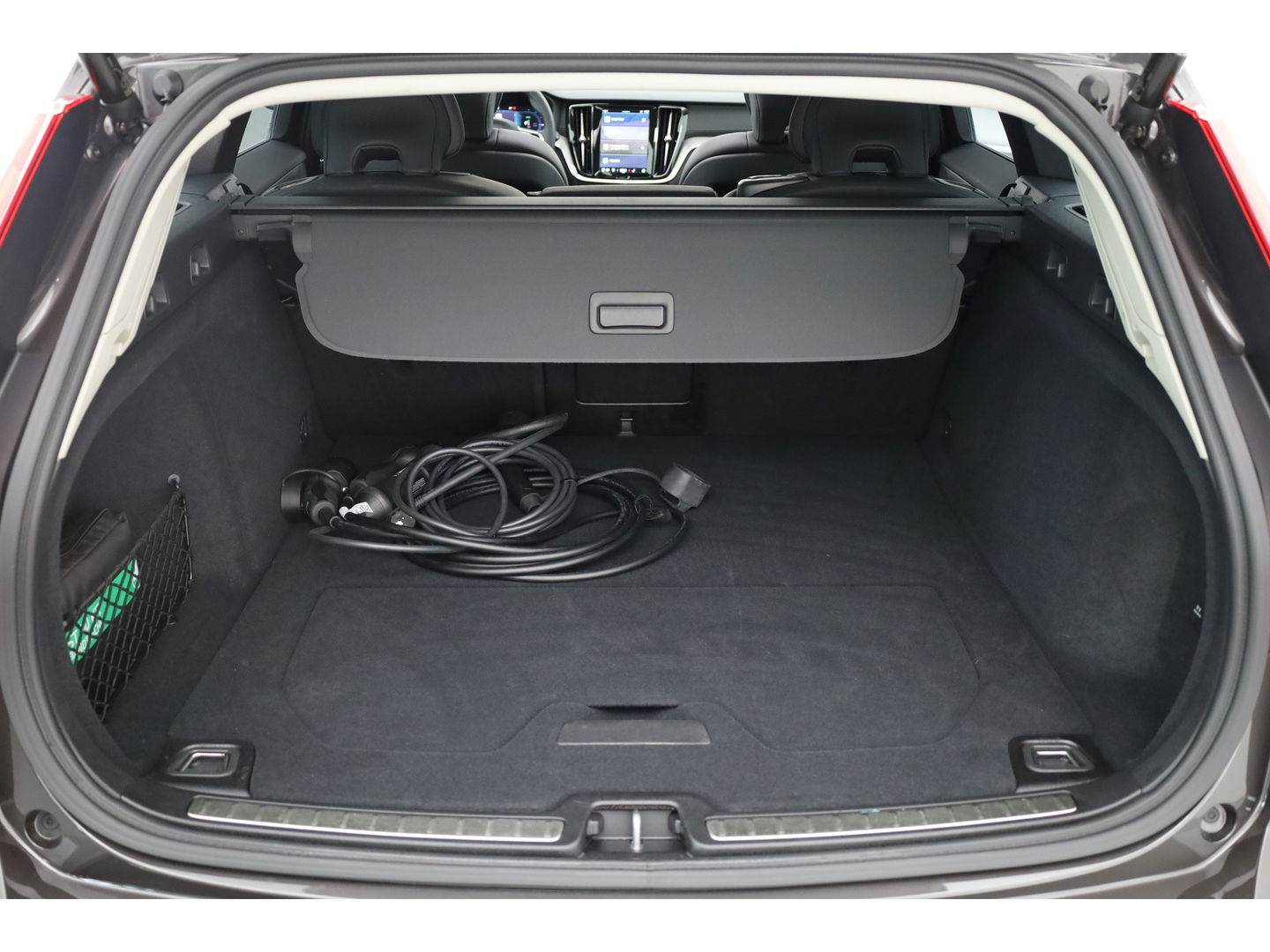 Volvo V60 2.0 T6 Plug-in hybrid AWD Ultra Dark | Pano-dak | Head-up | 360 camera | Leer | Stoel + stuurverw. | Gelamineerd glas |