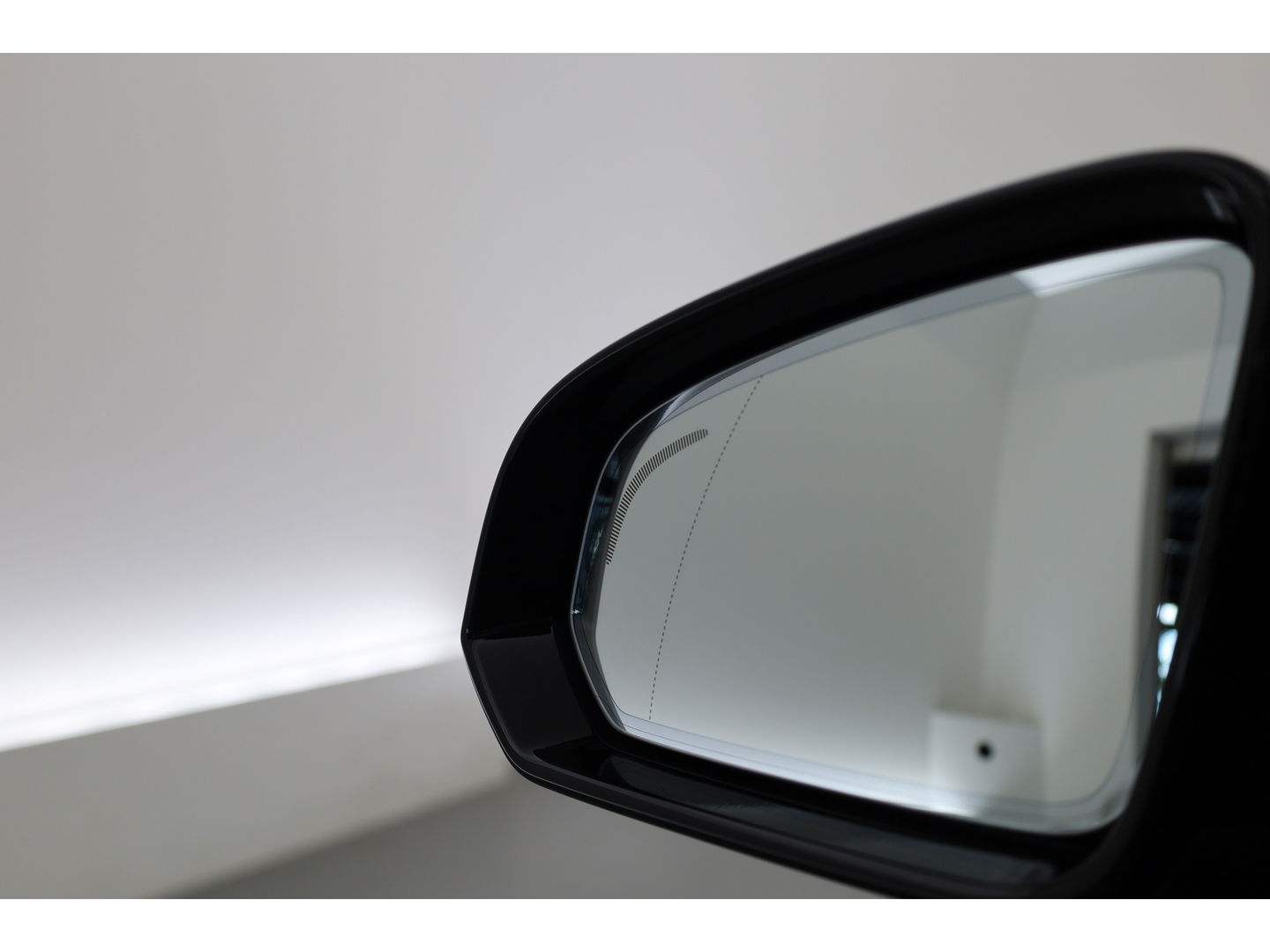 Volvo V60 2.0 T6 Plug-in hybrid AWD Ultra Dark | Pano-dak | Head-up | 360 camera | Leer | Stoel + stuurverw. | Gelamineerd glas |