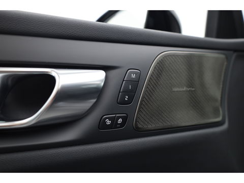 Volvo V60 2.0 T6 Plug-in hybrid AWD Ultra Dark | Pano-dak | Head-up | 360 camera | Leer | Stoel + stuurverw. | Gelamineerd glas |