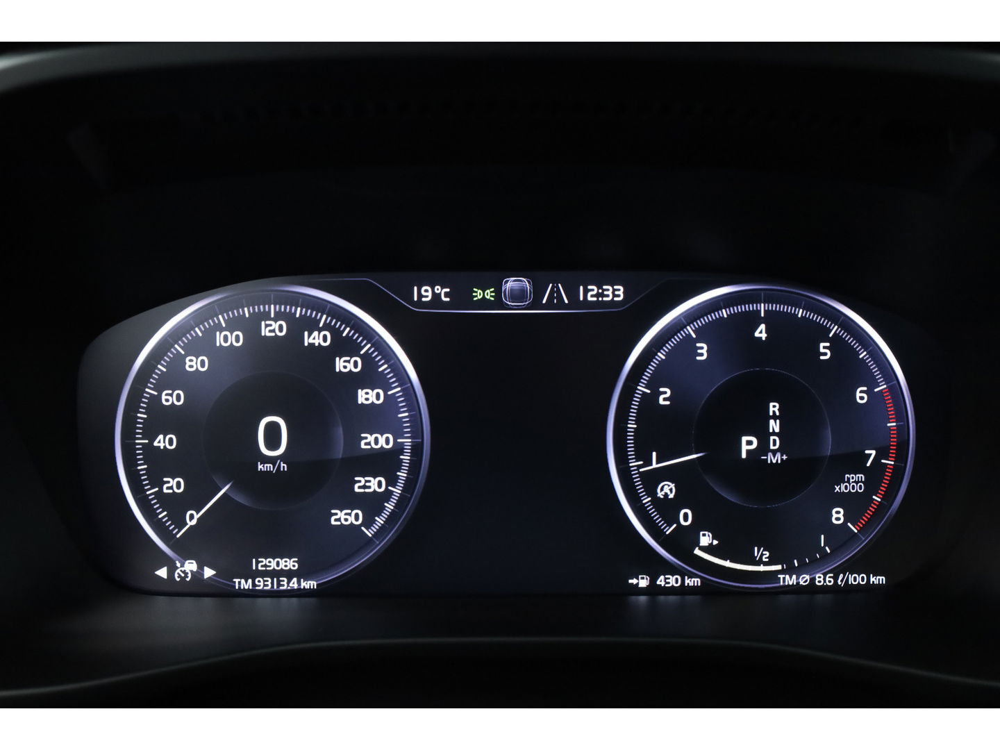 Volvo XC40 2.0 T4 R-Design | Pano | Trekhaak | Lava- interieur | 20 inch | H&K Audio| ACC | Standkachel |