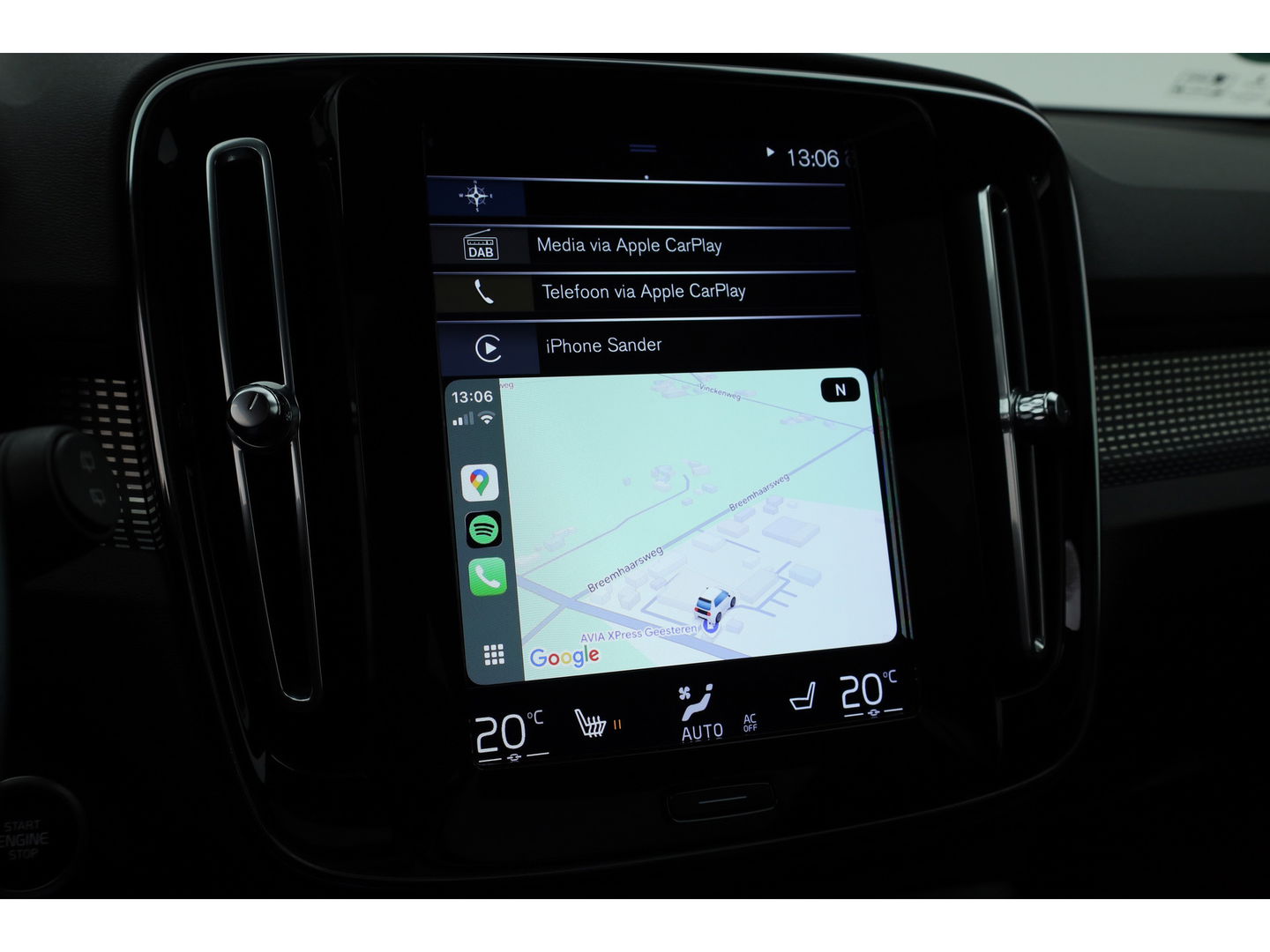 Volvo XC40 2.0 T4 R-Design | Pano | Trekhaak | Lava- interieur | 20 inch | H&K Audio| ACC | Standkachel |