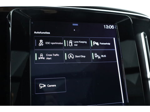 Volvo XC40 2.0 T4 R-Design | Pano | Trekhaak | Lava- interieur | 20 inch | H&K Audio| ACC | Standkachel |