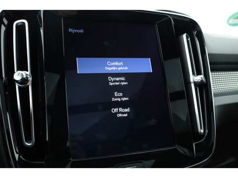 Volvo XC40 2.0 T4 R-Design | Pano | Trekhaak | Lava- interieur | 20 inch | H&K Audio| ACC | Standkachel |
