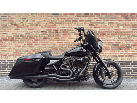 Harley Davidson 103 FLHXS Street Glide Special Streetglide CVO Blackout